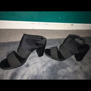 black strapping wedges